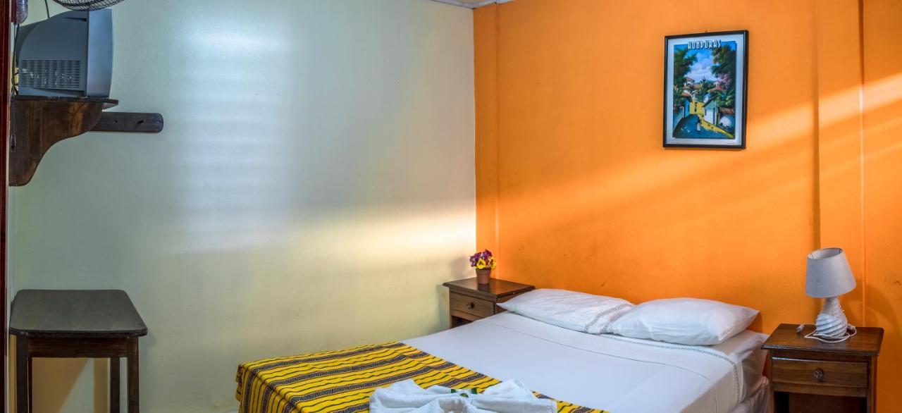 Berakah B&B- Central Park Copan ภายนอก รูปภาพ